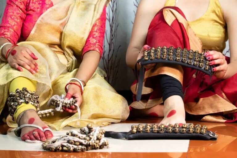 Comparative Analysis: Unveiling the Nuances of Bharatanatyam and Kathak Classical Dances